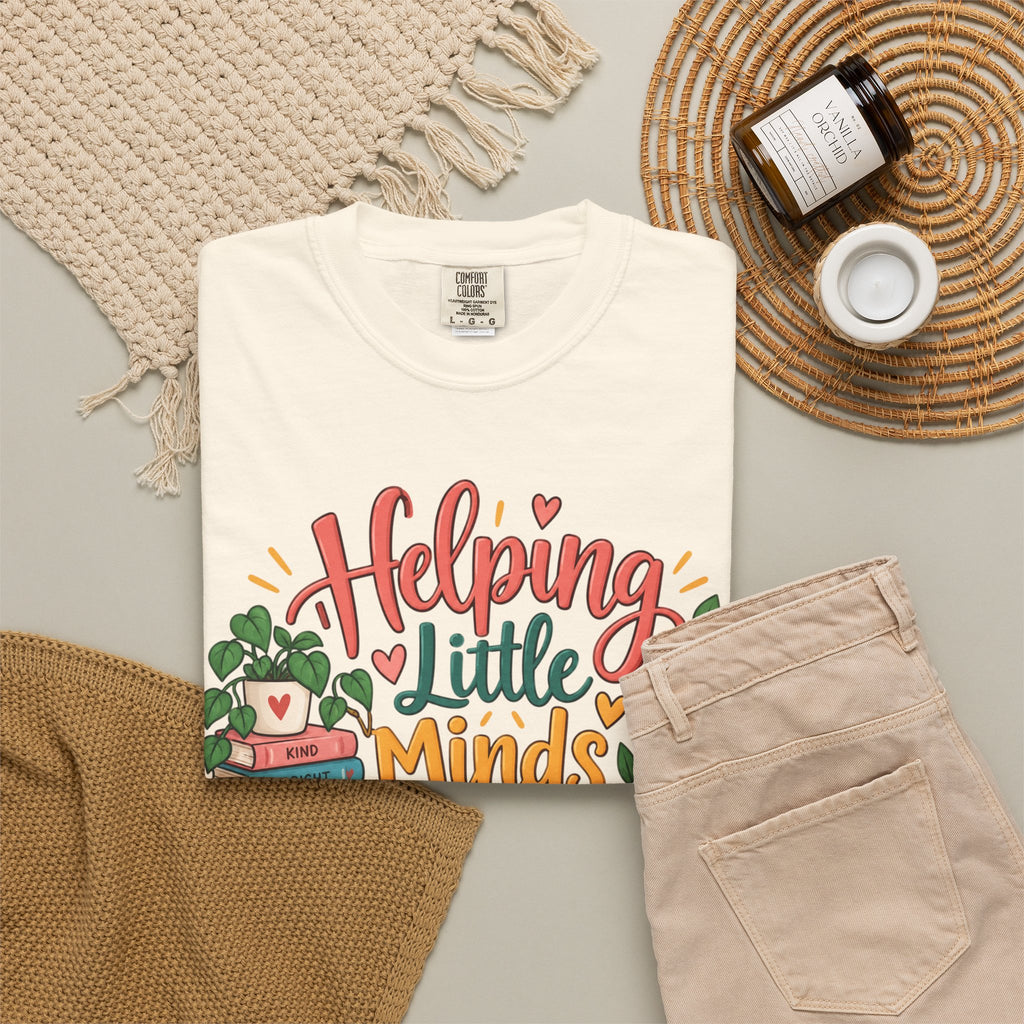 Helping Little Minds Grow T-shirt | Teacher Book Apple Mug Design