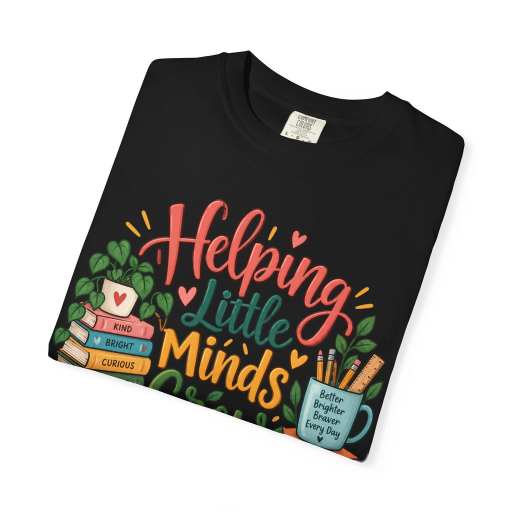 Helping Little Minds Grow T-shirt | Teacher Book Apple Mug Design
