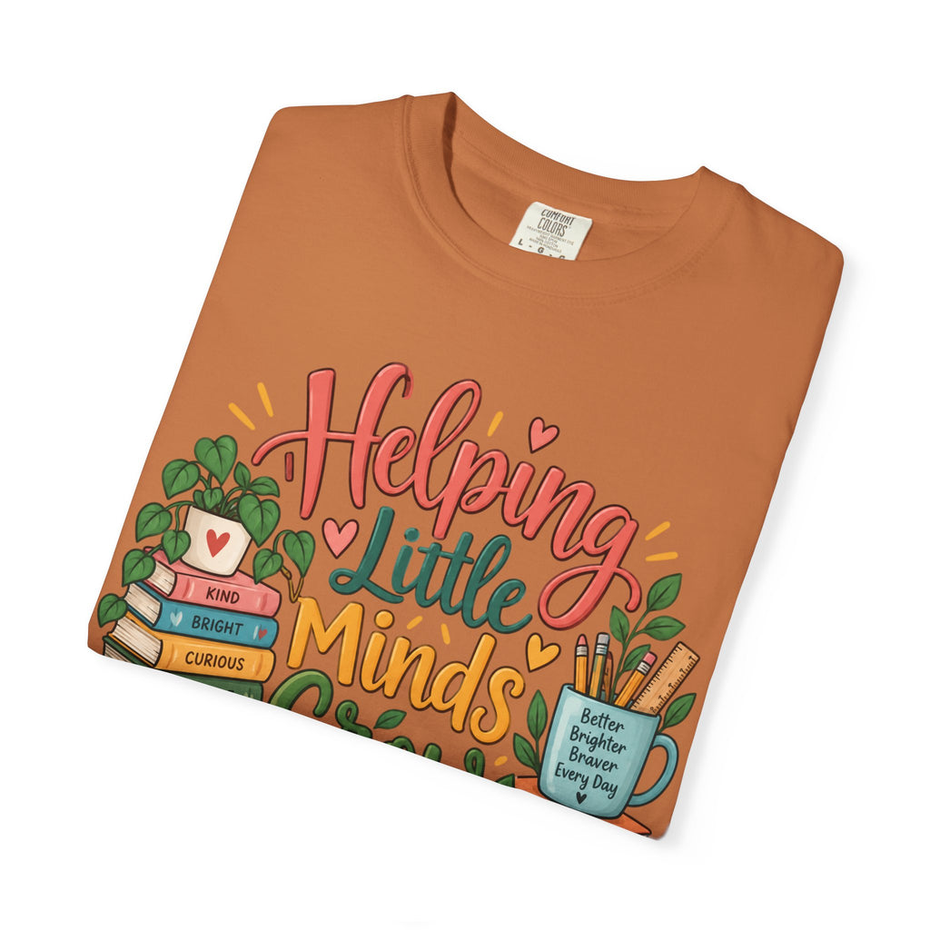 Helping Little Minds Grow T-shirt | Teacher Book Apple Mug Design