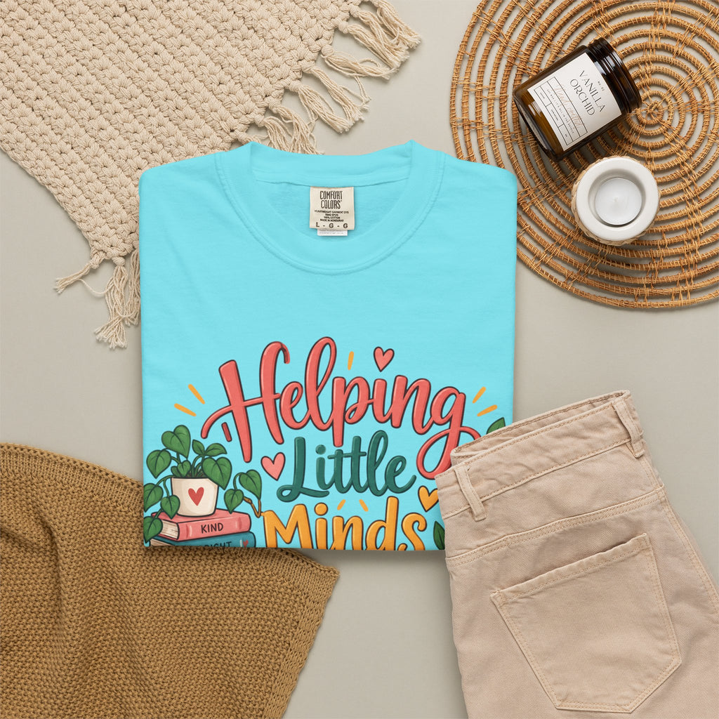 Helping Little Minds Grow T-shirt | Teacher Book Apple Mug Design