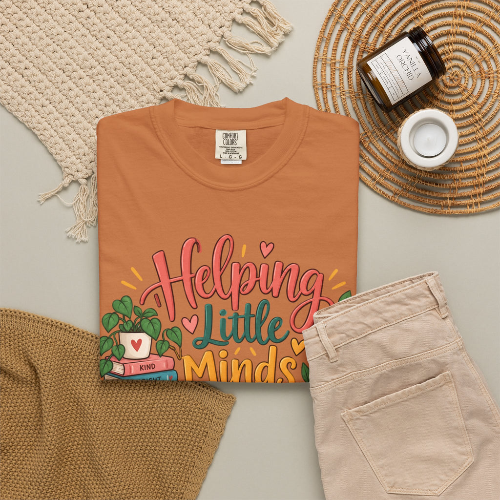 Helping Little Minds Grow T-shirt | Teacher Book Apple Mug Design