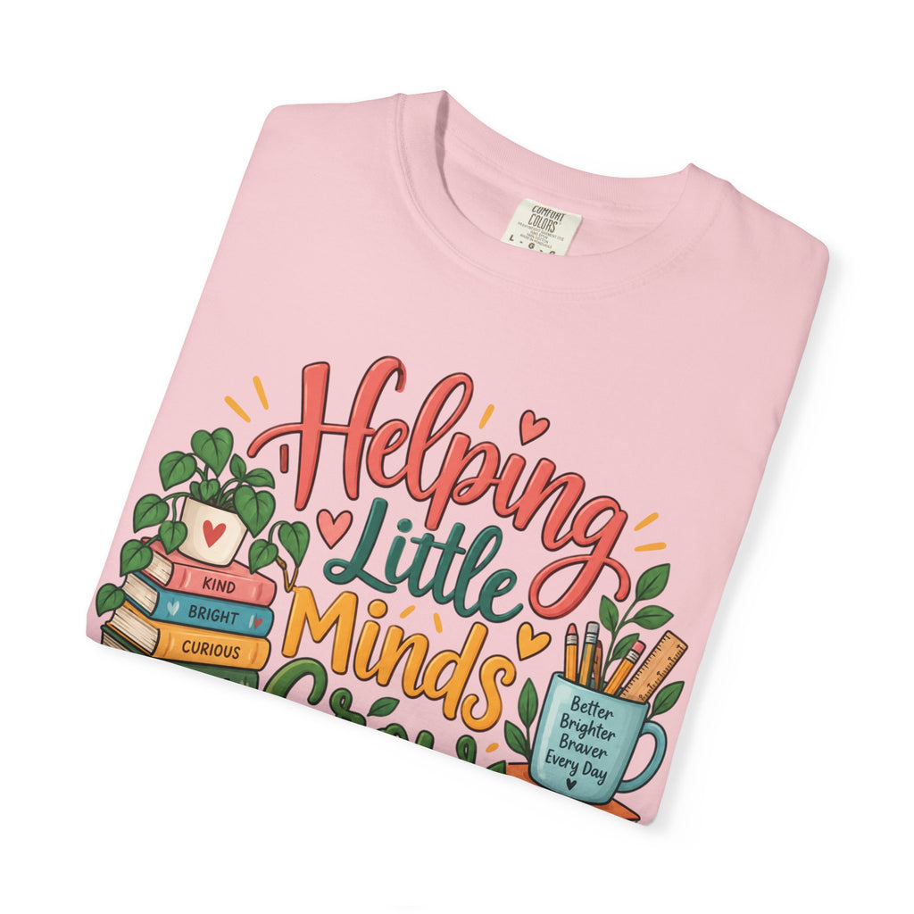 Helping Little Minds Grow T-shirt | Teacher Book Apple Mug Design
