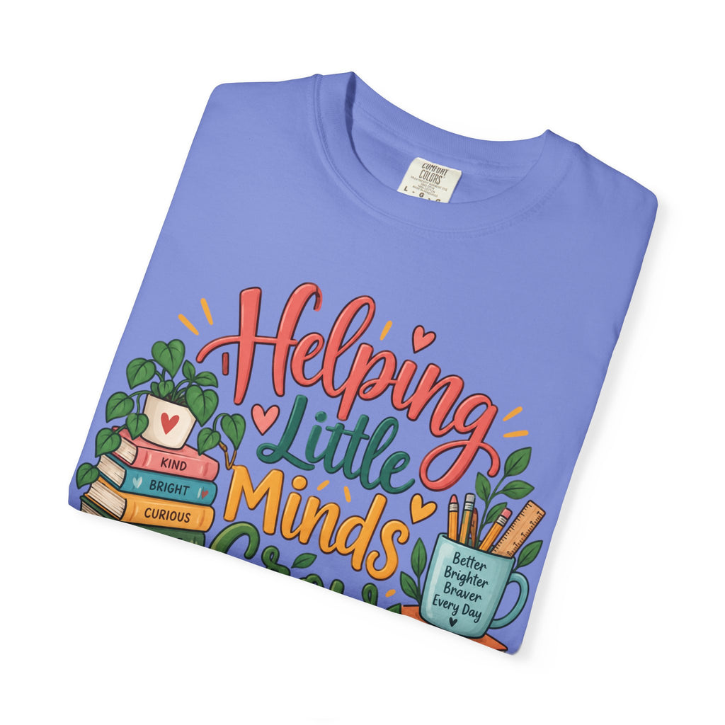 Helping Little Minds Grow T-shirt | Teacher Book Apple Mug Design