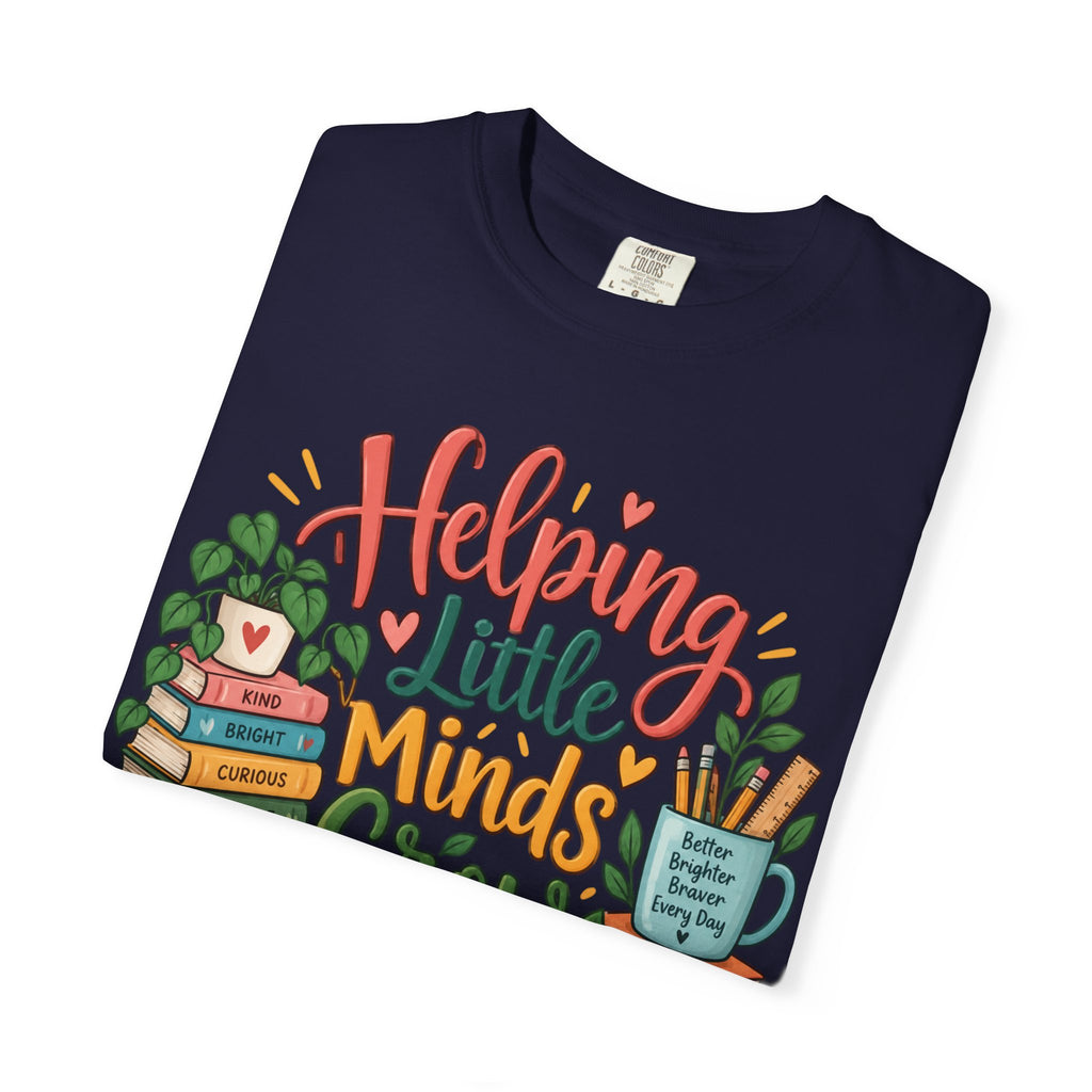 Helping Little Minds Grow T-shirt | Teacher Book Apple Mug Design