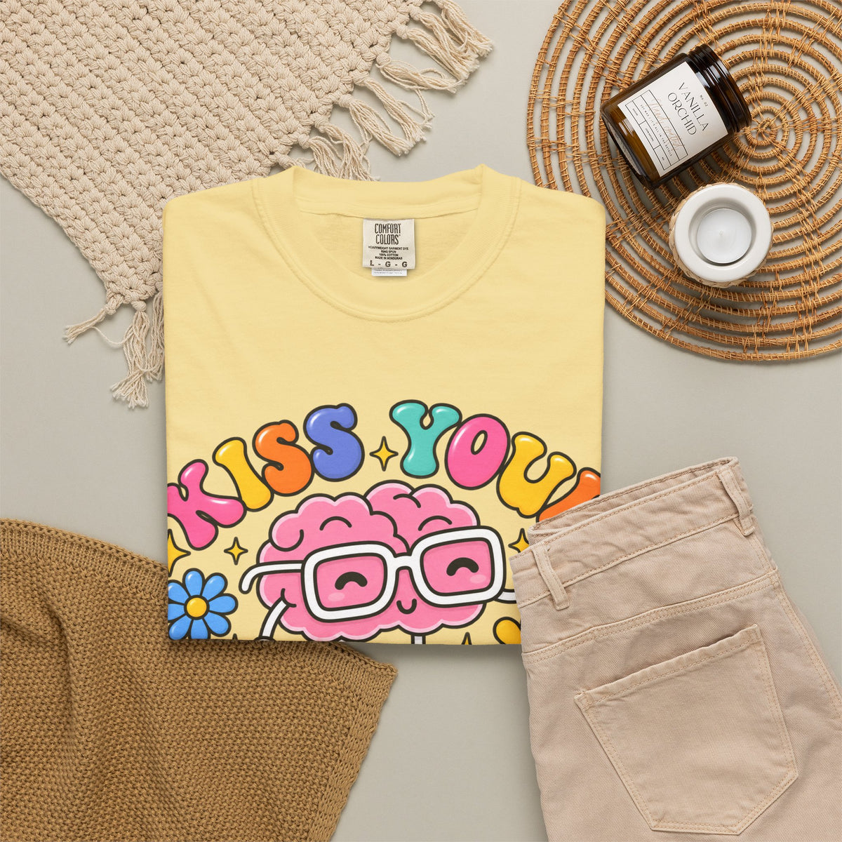 Kiss Your Brain BRI TEE | T-Shirt, Retro Cartoon Brain with Flowers