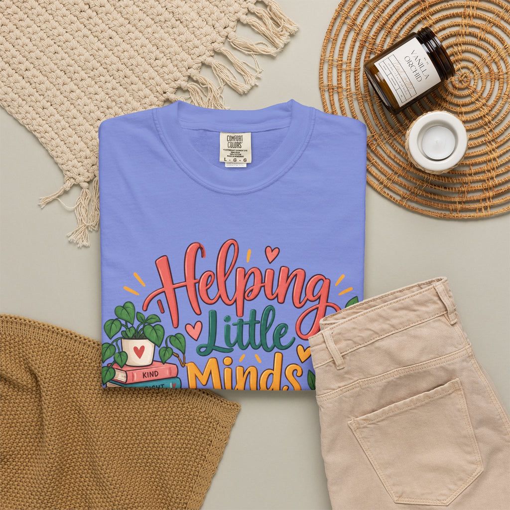 Helping Little Minds Grow T-shirt | Teacher Book Apple Mug Design