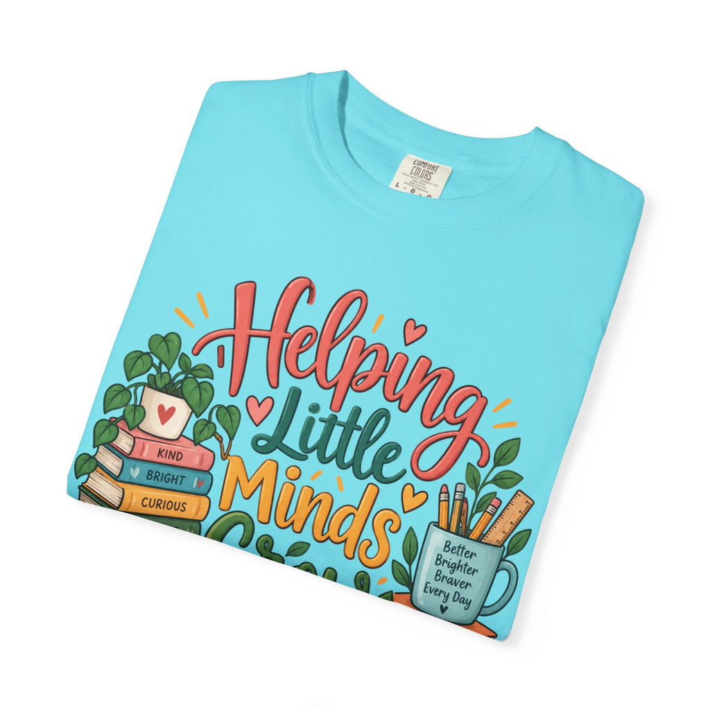 Helping Little Minds Grow T-shirt | Teacher Book Apple Mug Design