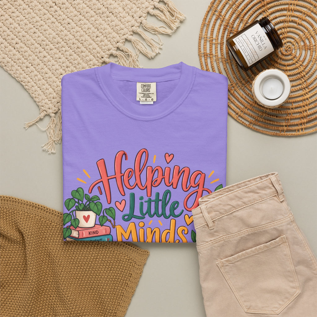 Helping Little Minds Grow T-shirt | Teacher Book Apple Mug Design
